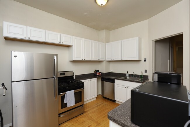 Building Photo - 2905 N Mildred Ave