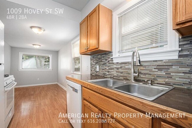 Foto del edificio - 1009 Hovey St SW