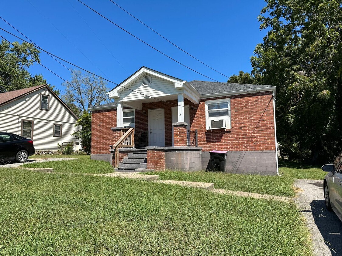 1473 Golf Club Ln Unit 1473A, Clarksville, TN 37040 Room for Rent in