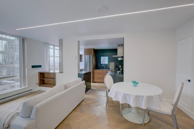 Building Photo - 1251 Melville St