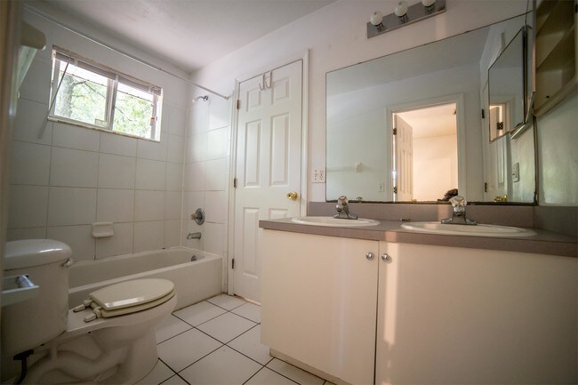 Photo - 918 NW 3rd Ave House