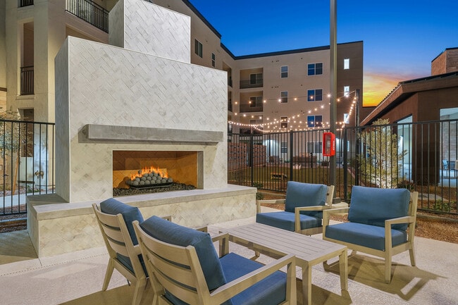 Foto del edificio - Album Union Village 55+ Active Adult Apartment Homes