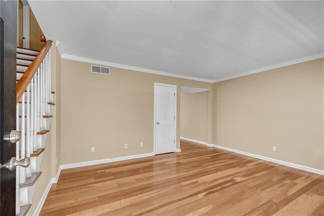 Foto del edificio - 6940 Roswell Rd