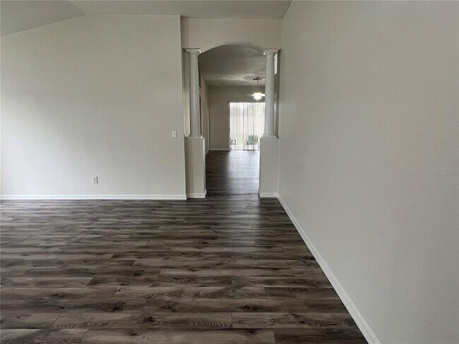 Foto del edificio - 526 Cypress View Dr