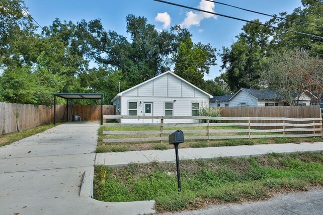 For Lease | 3 Bed, 2 Bath |1,350 Sq Ft |Tr... - For Lease | 3 Bed, 2 Bath |1,350 Sq Ft |Tr... House