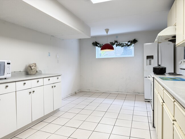 Building Photo - 8655 Gilley Ave