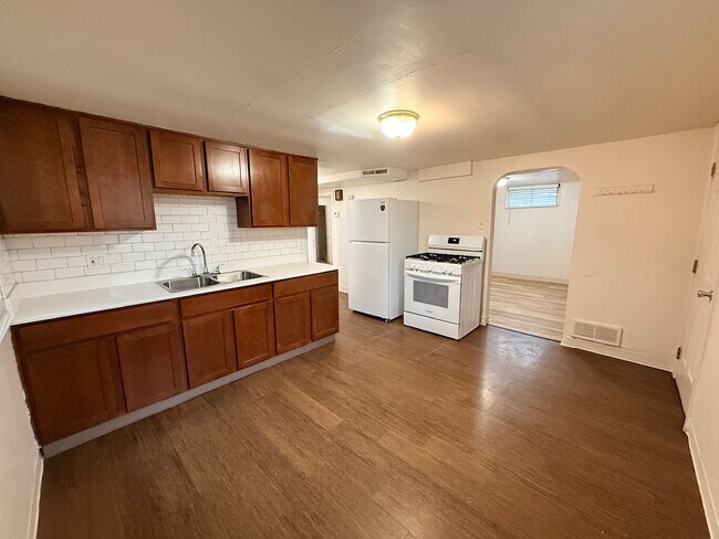 Foto del edificio - 2954 S Madison Ave