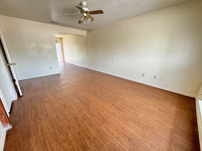 Foto del edificio - 4408 Lake Rd