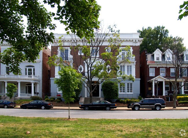 Foto del edificio - 2215 Monument Ave