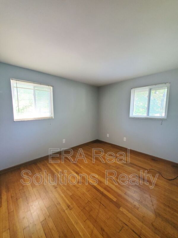 Building Photo - 251 S Napoleon Ave