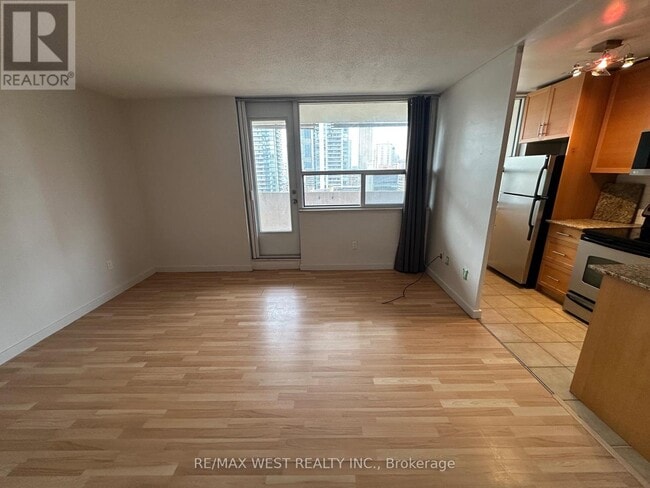 Photo du bâtiment - 40 Homewood Ave