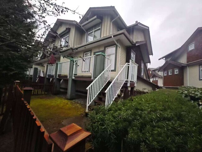 Photo du bâtiment - 16588 Fraser Hwy