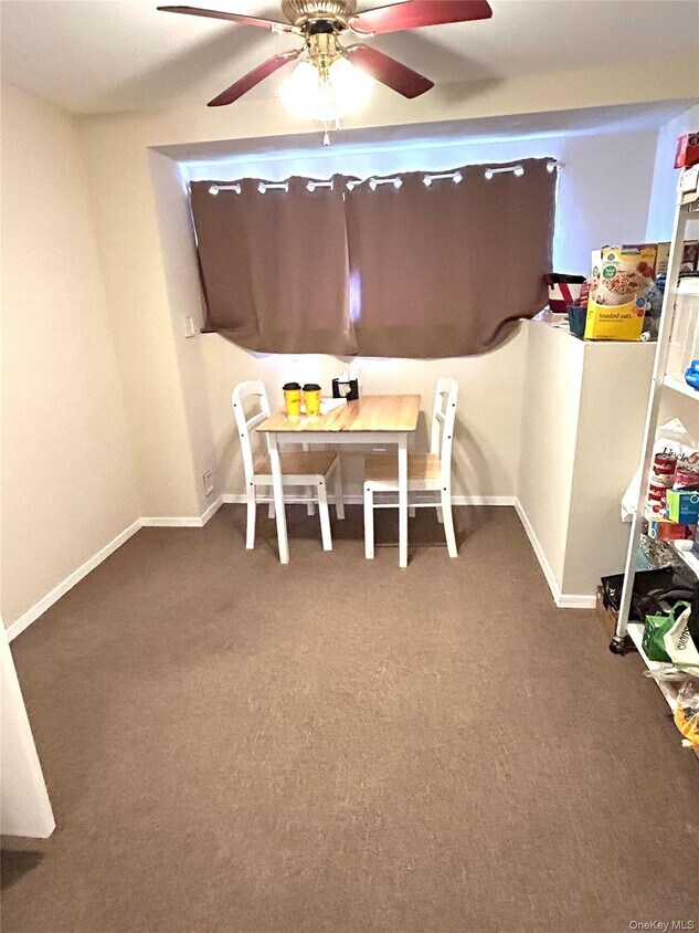 Foto del edificio - 892 Pine Ave