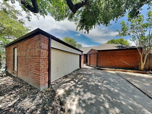 Foto principal - 2227 Briarwest Blvd
