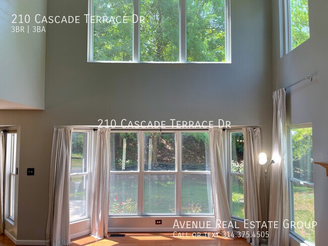 Building Photo - Just Listed! - 210 Cascade Terrace Dr