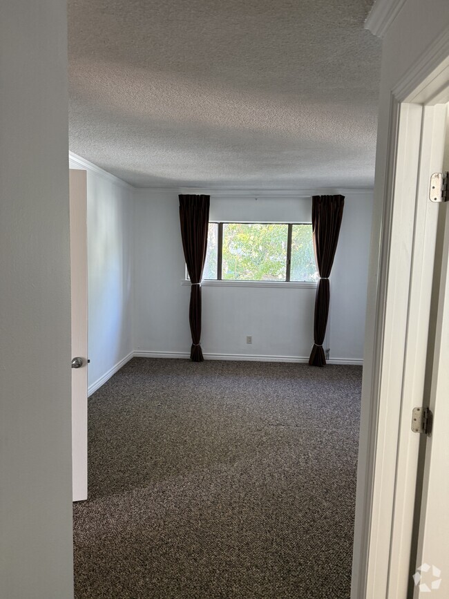 Building Photo - 5000 S Centinela Ave