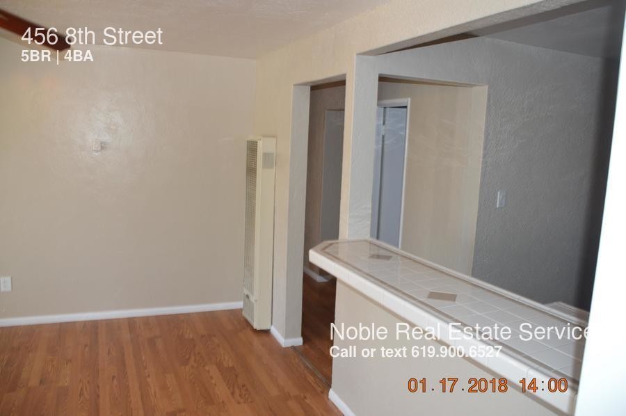 Primary Photo - 456 8th St