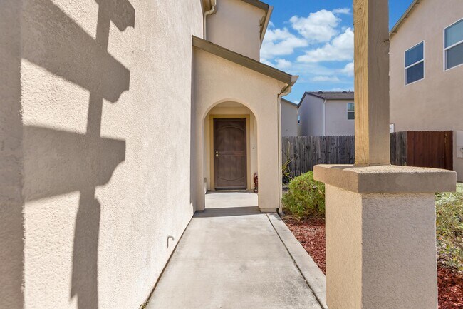 Building Photo - 8922 Great Rock Cir
