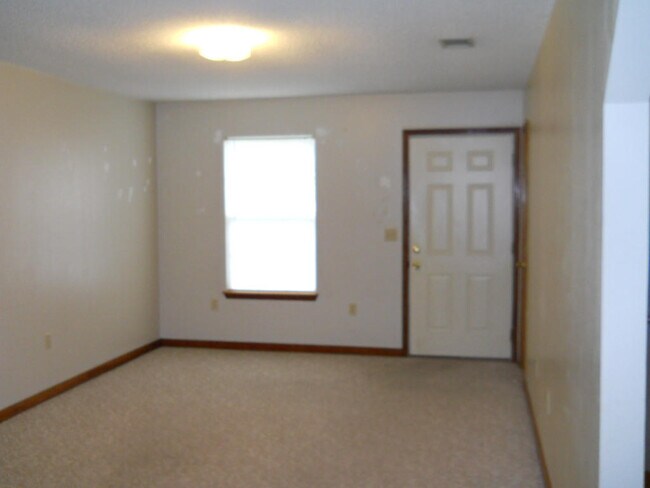 Building Photo - 363 Brackin St