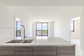 Building Photo - 301 Altara Ave