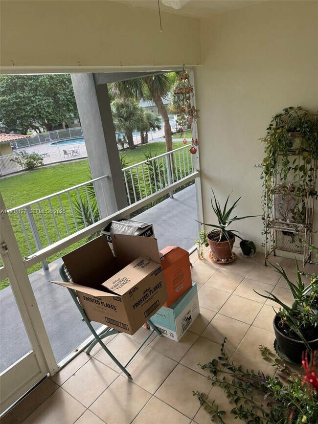 Foto del edificio - 270 Layne Blvd