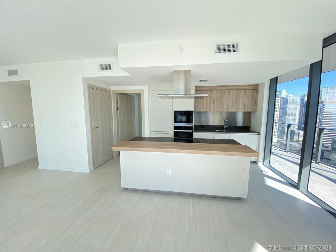 Primary Photo - 1000 Brickell Plaza