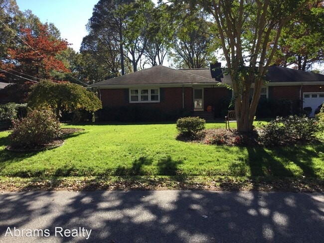 Building Photo - 3 br, 2.5 bath House - 4745 Hermitage Road