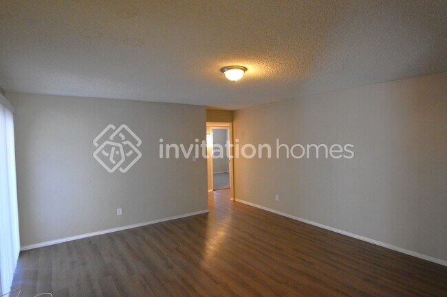 Building Photo - 9028 N 48th Dr