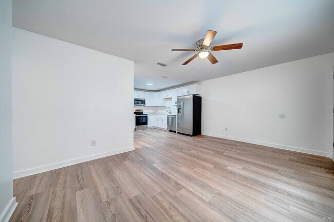 Foto del edificio - 715 W 17th St