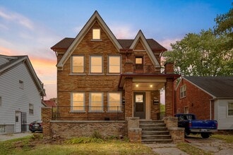 Building Photo - 3998 Haverhill St