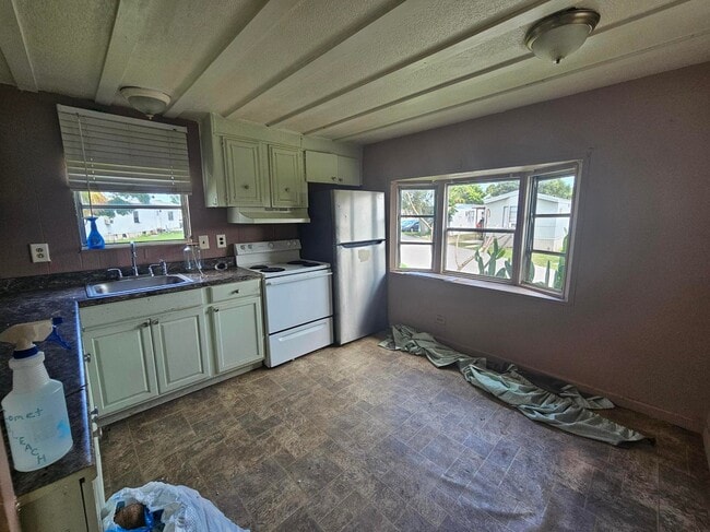 Building Photo - 920 Boardwalk Ln
