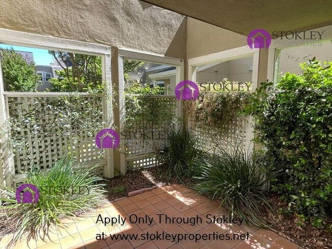 Foto del edificio - 249 Kingston Way