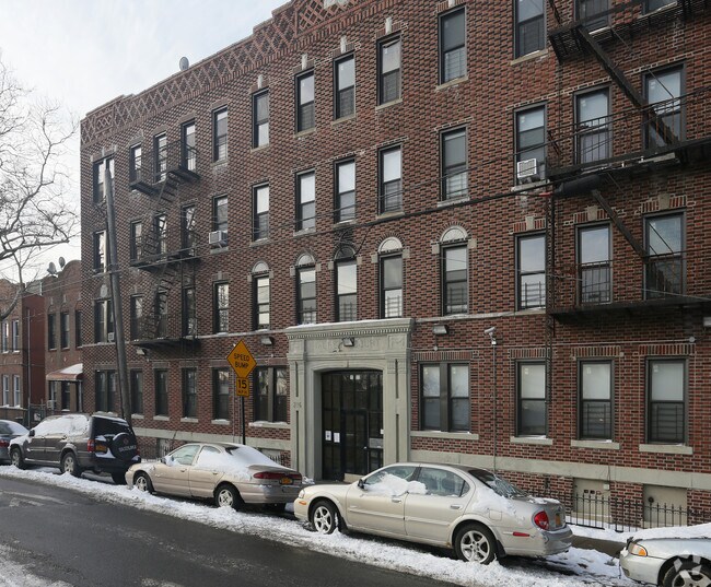 Building Photo - 386 E 94th St
