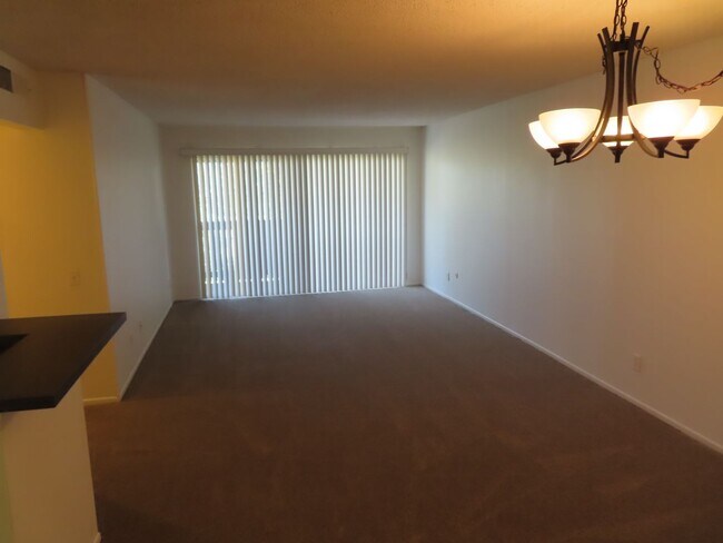 Foto del edificio - One Bedroom Condo in Mission Valley / Fash...