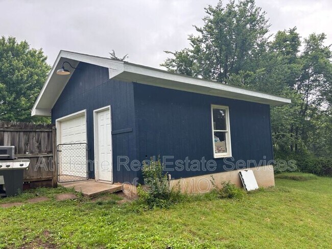 Foto del edificio - 6124 S Farm Rd 131