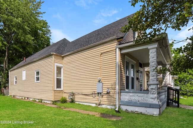Building Photo - 3017 Greenwood Ave