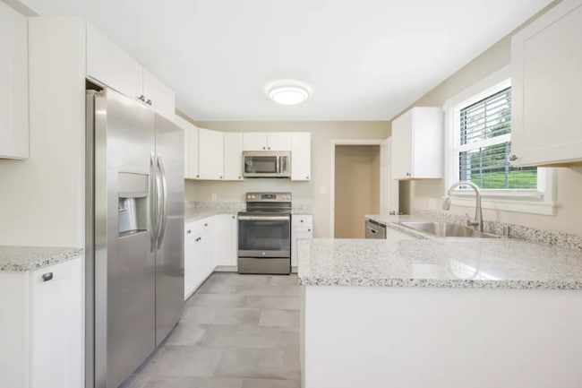 Building Photo - 605 Durrett Dr