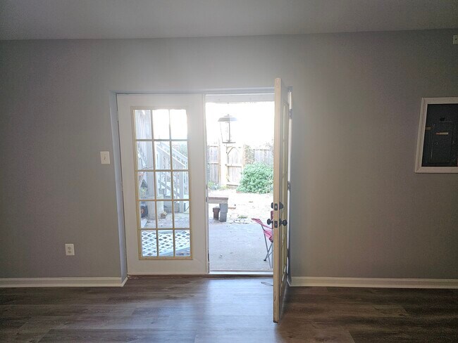 Foto del edificio - 4606 Charlton Ct