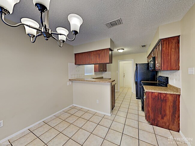 Building Photo - 3515 Solano Ct