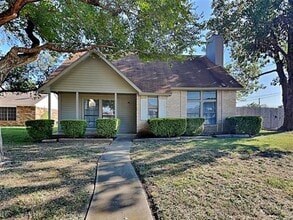 Building Photo - 1386 Southridge Dr
