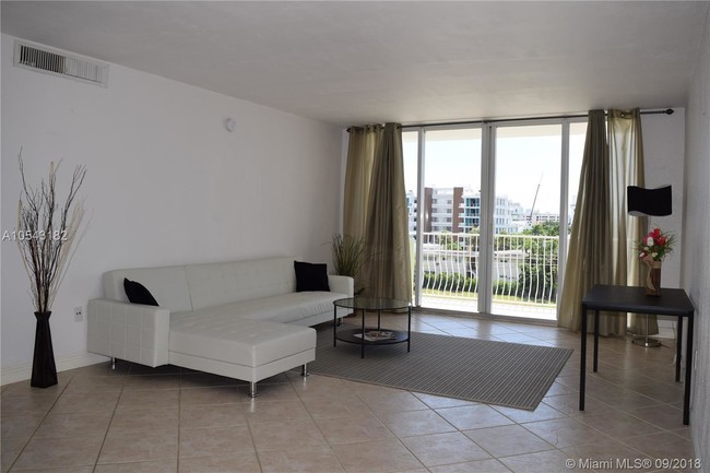 Building Photo - ISLAND POINTE CONDO
