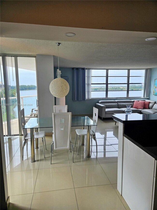 Foto del edificio - 1301 NE Miami Gardens Dr