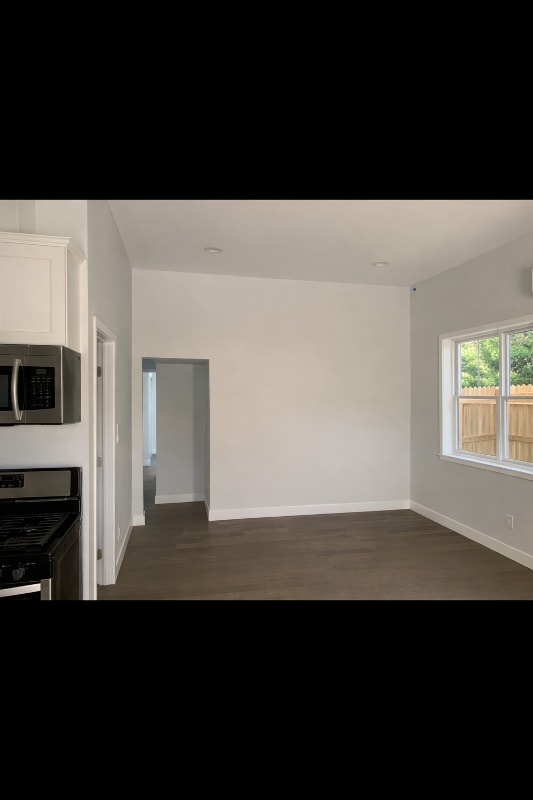 Building Photo - 8456 Darby Ave