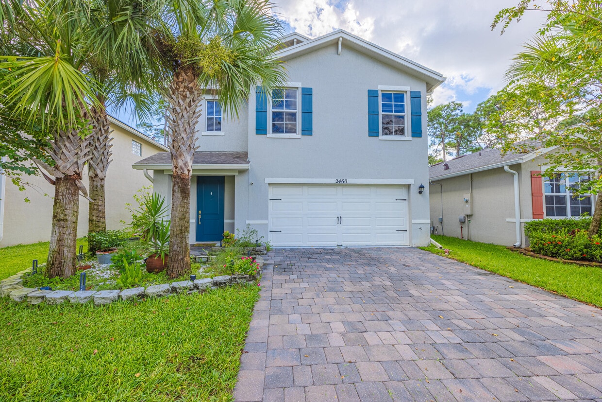 Foto principal - 2460 Timber Forest Dr