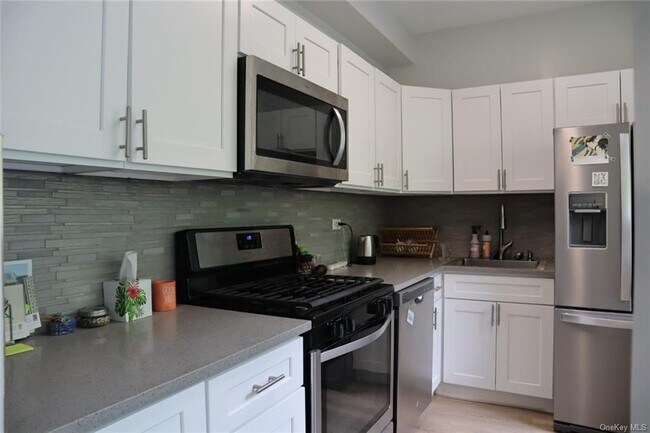 Foto del edificio - 4455 Douglas Ave