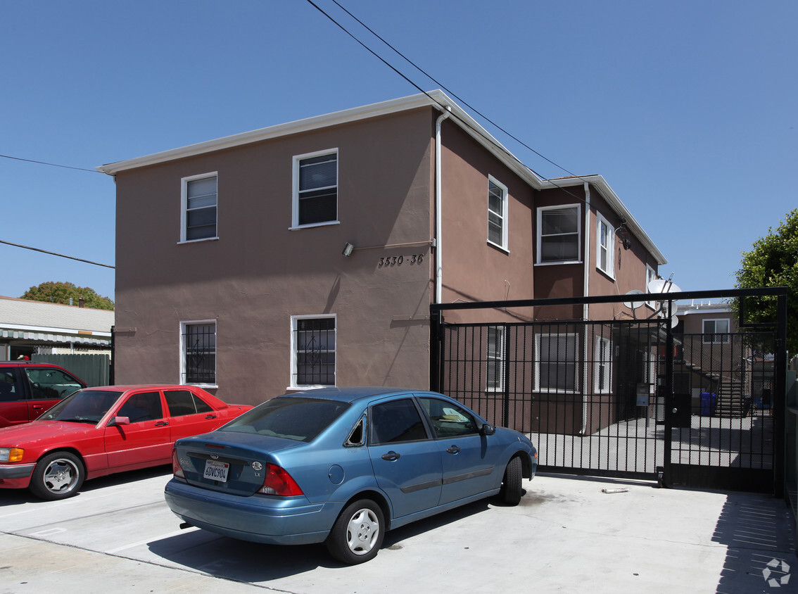 Primary Photo - Madison Ave. Apartments