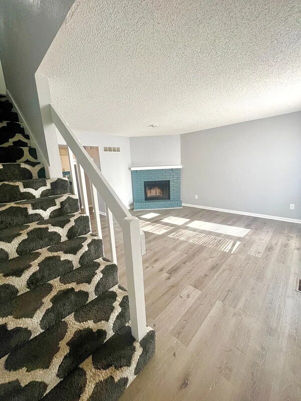 Foto del edificio - 403 NE Highland Ln