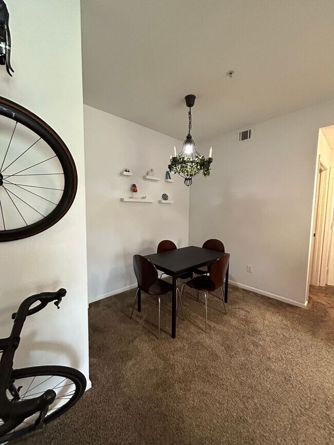 Foto del edificio - **AVAILABLE NOW*** One of the most desirab...