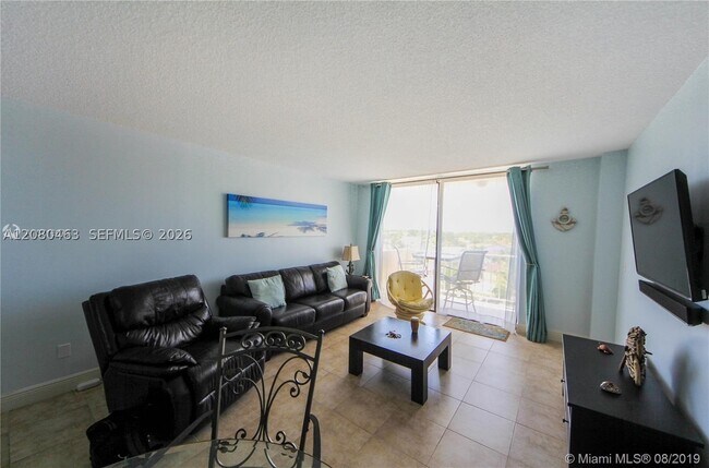 Foto del edificio - 2350 NE 135th St