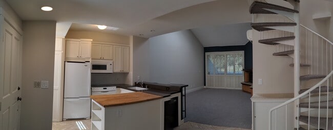 main floor - 1097 Blanche St